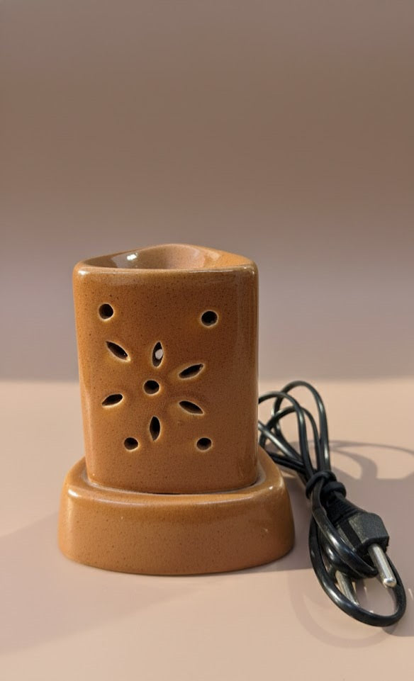 Ceramic Electric Oil Diffuser | Leaf Cutwork Aroma Burner For Home & Spa Décor